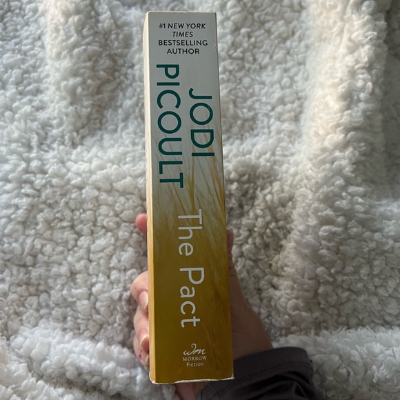 📚4/25$📚   The pact by jodi picoult - Picture 3 of 6